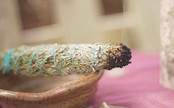 Sage Smudging: How to Cleanse With This Healing Herb and Sanctify Your Spiritual Practice