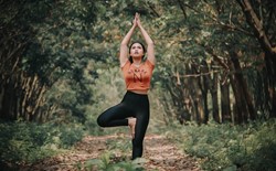 6 Yoga Poses for Balancing the Kapha